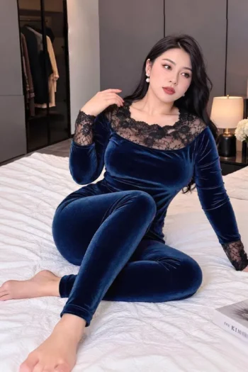 Mohra 0810 - Lace Neckline Velvet Pajama Set